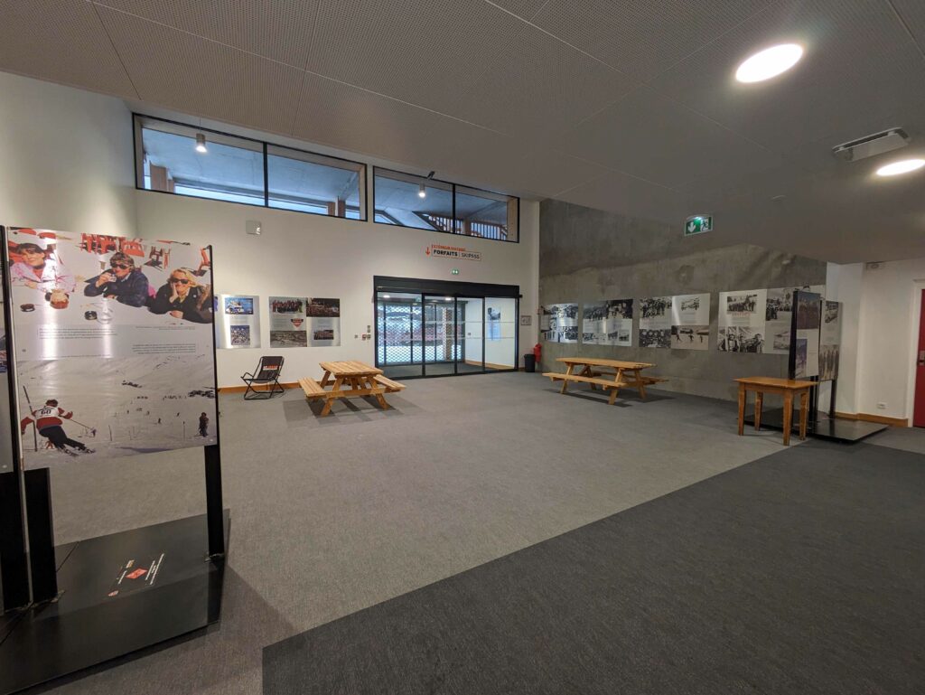 Exposition des 100 ans du Ski club_ bâtiment du Charmieux